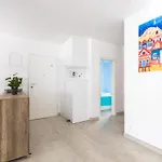 With Parking Space - 19213 Apartman *