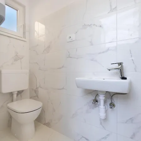 With Parking Space - 19213 Trogir