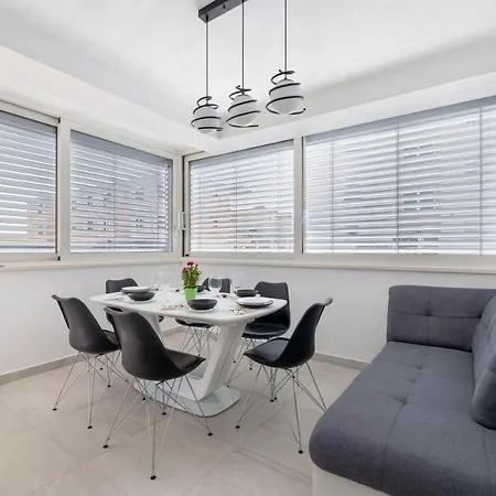 With Parking Space - 19213 Apartament *