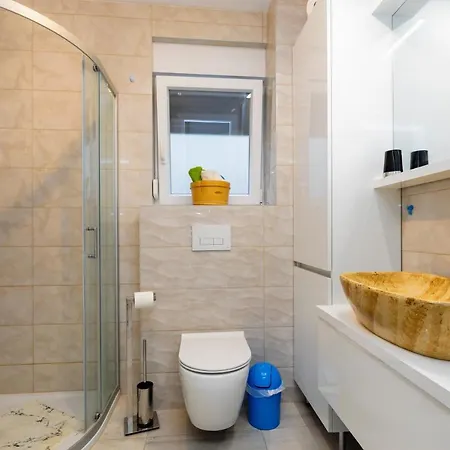 With Parking Space - 19213 Trogir