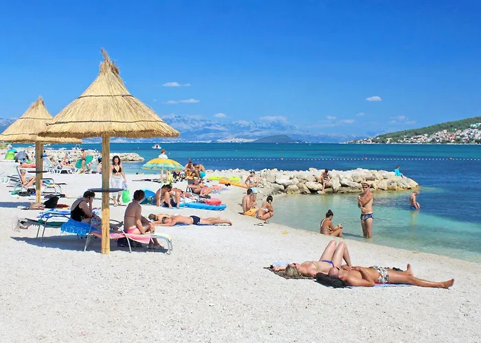 Apartment With Parking Space - 19213 Trogir